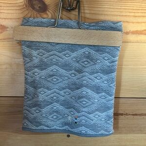 Smart wool grey and white one-size-fits-all buff